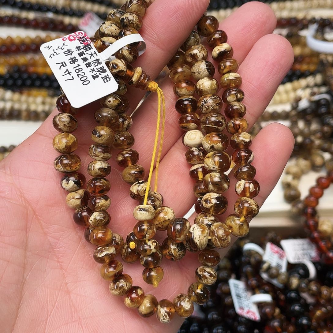 北***宸琥珀未镶嵌裸石七90818