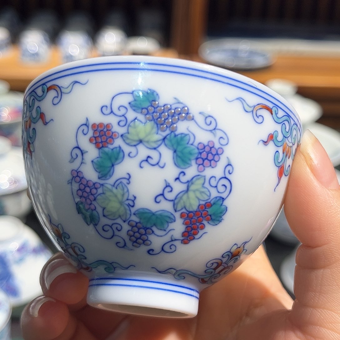 斗彩葡萄鸡心主人杯。。。。。。