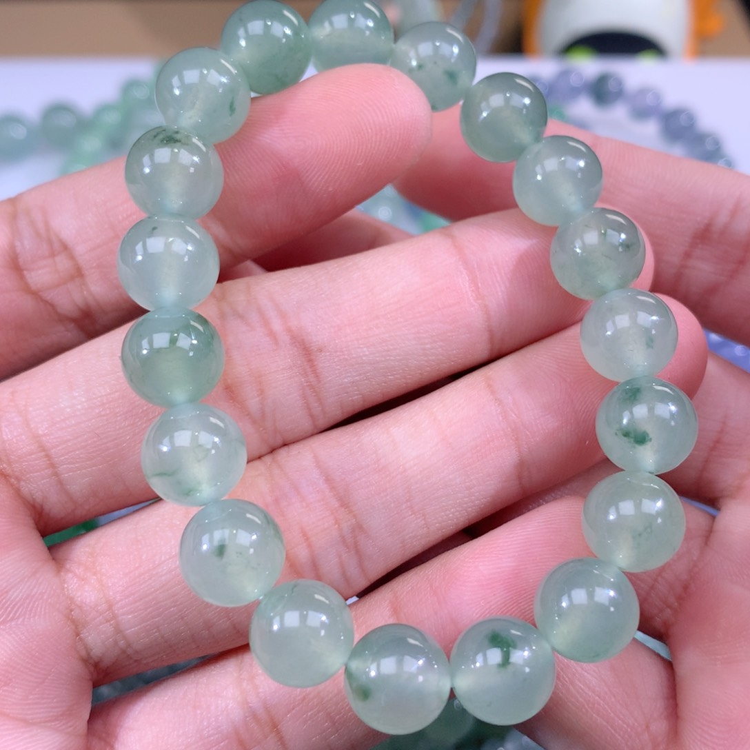 翡翠手链未镶嵌翡翠