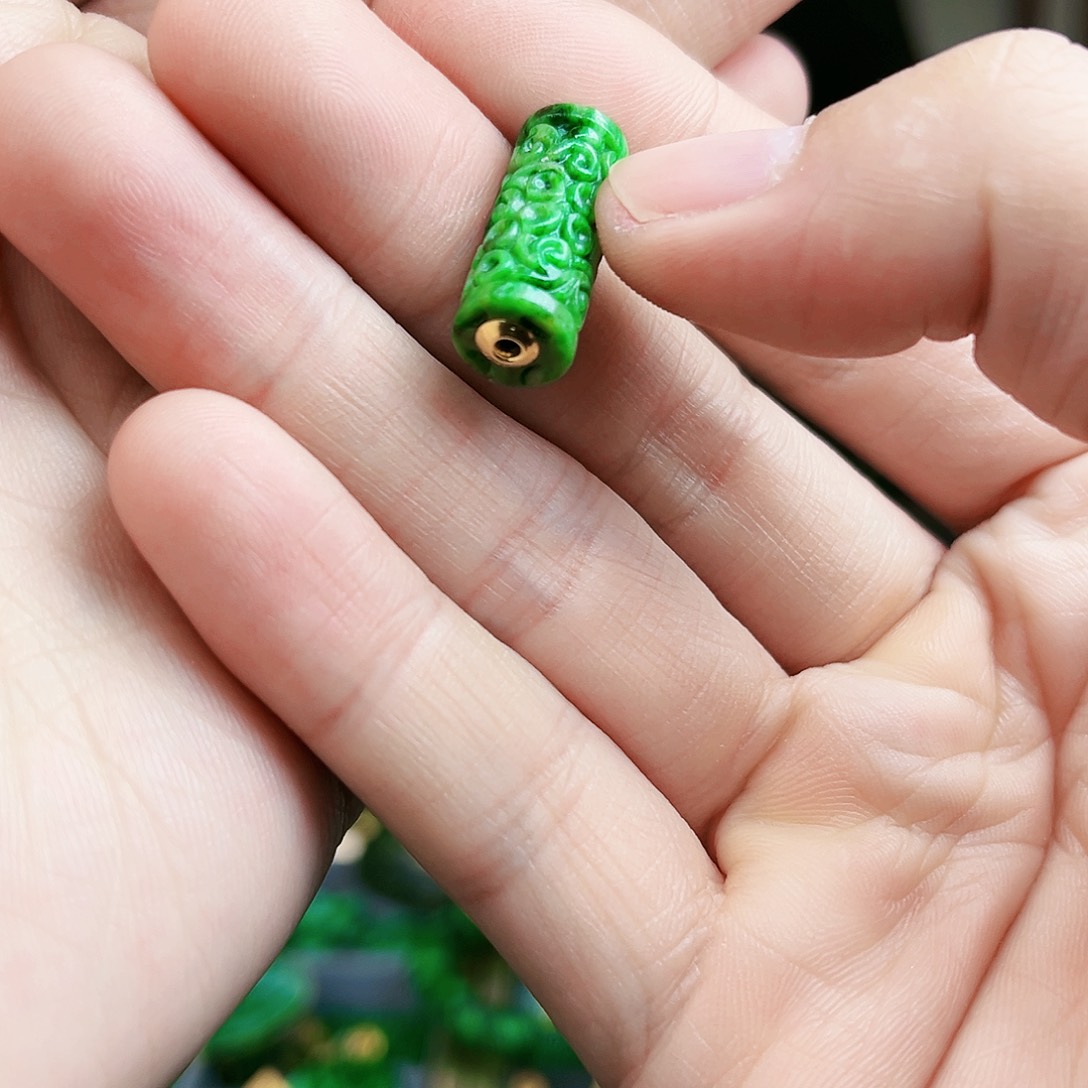 翡翠颈饰18K金镶嵌吊坠