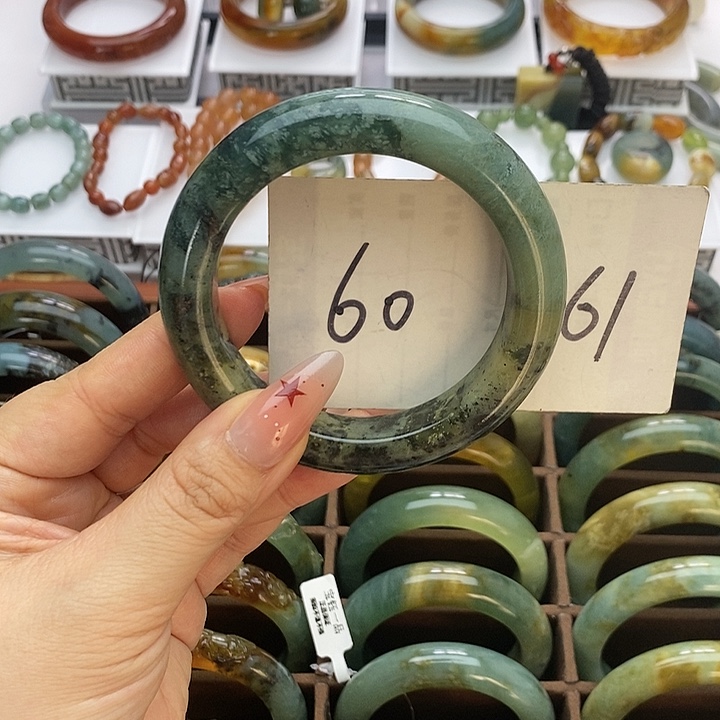 蛇纹石玉手镯合金