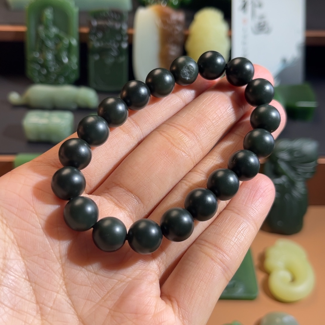 和田玉未镶嵌颈饰定制