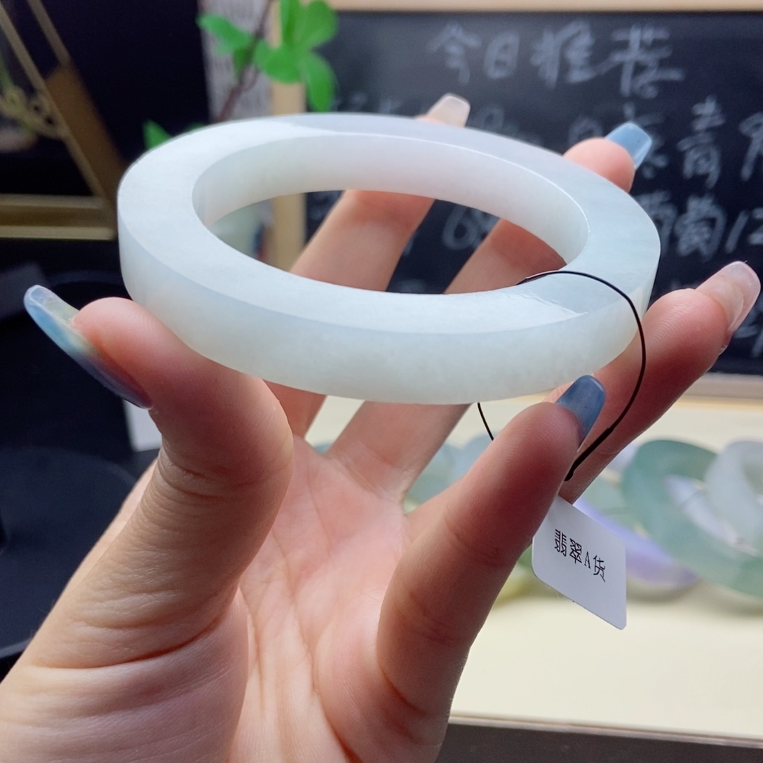 定制翡翠圆条未镶嵌