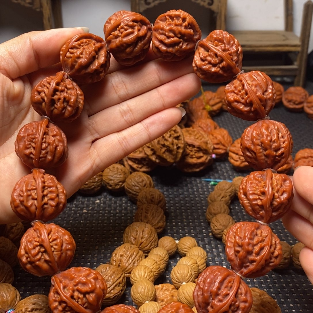 ㄟ***つ文玩核桃手串龙脊京八棱手持