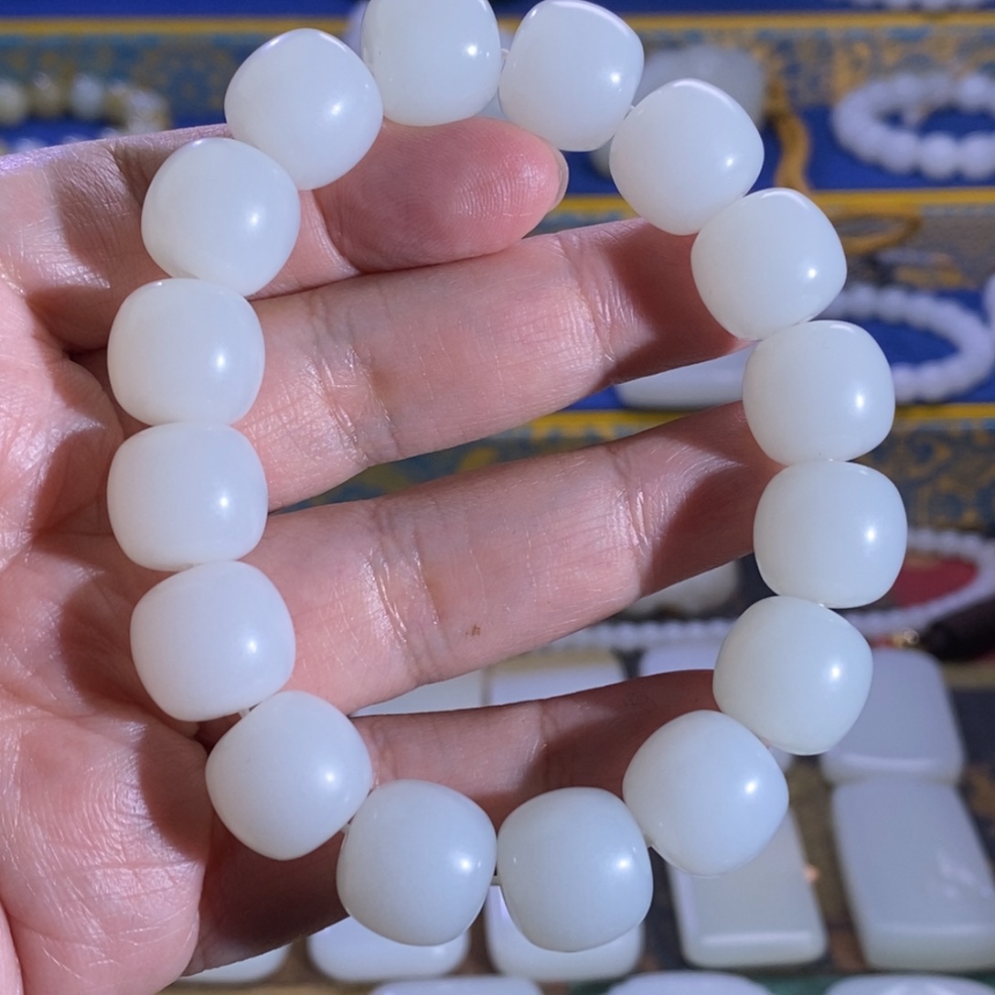 有***福和田玉（糖玉）未镶嵌挂件