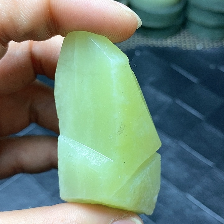 和田玉毛料未镶嵌