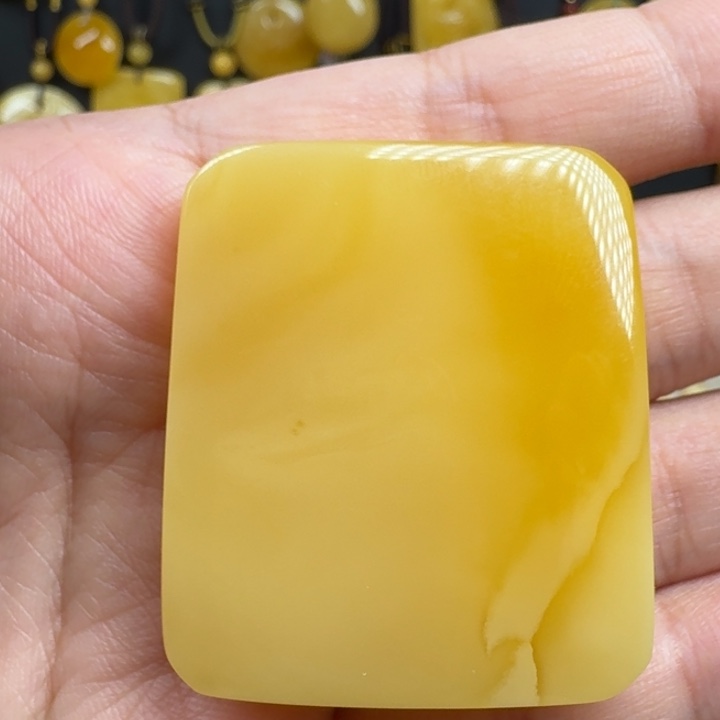 蜜蜡未镶嵌珠宝奇石