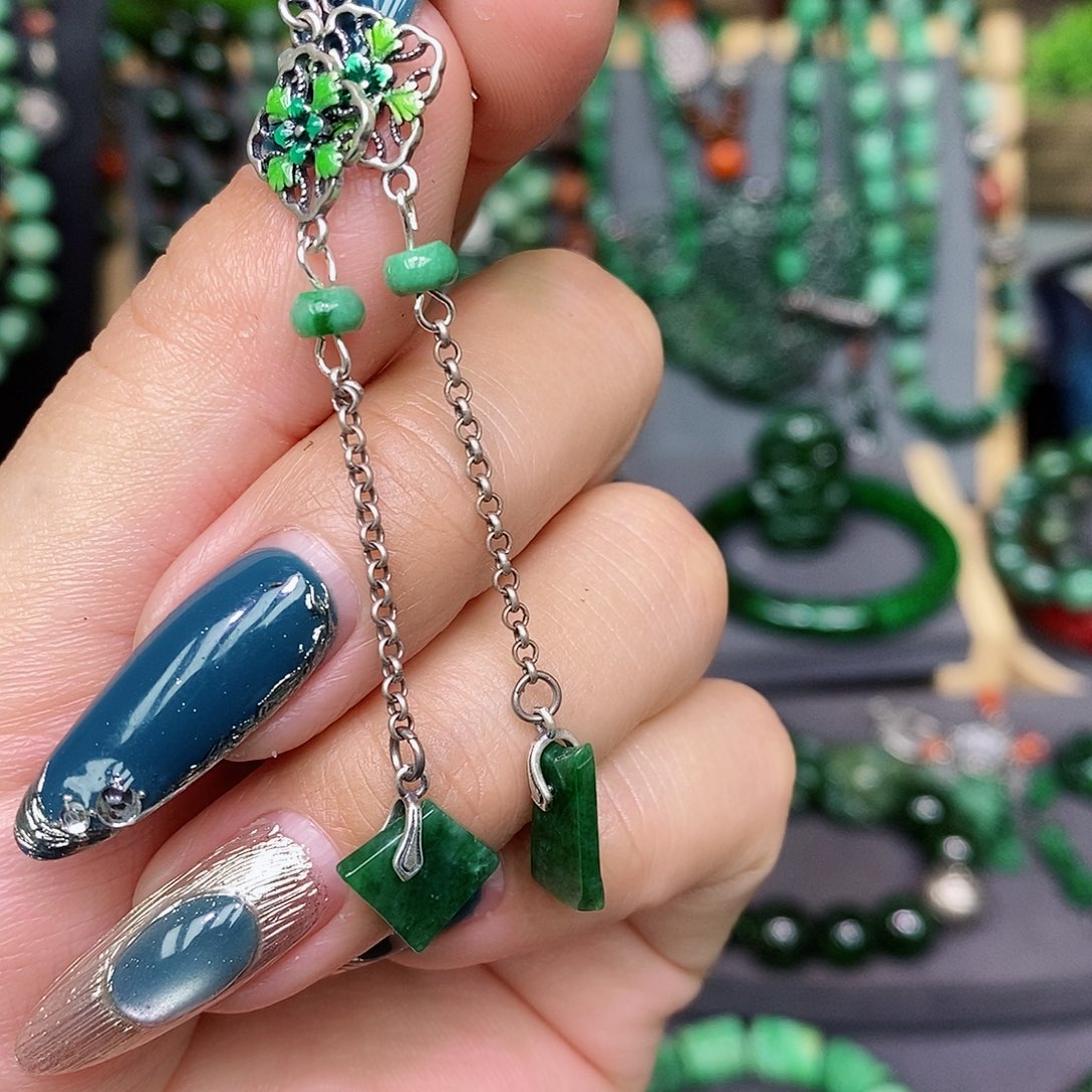 翡翠颈饰银S925镶嵌漂亮美眉