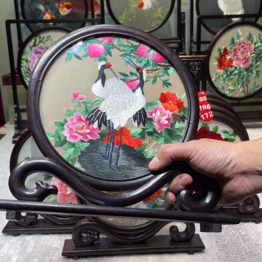 刺绣非遗传承摆件