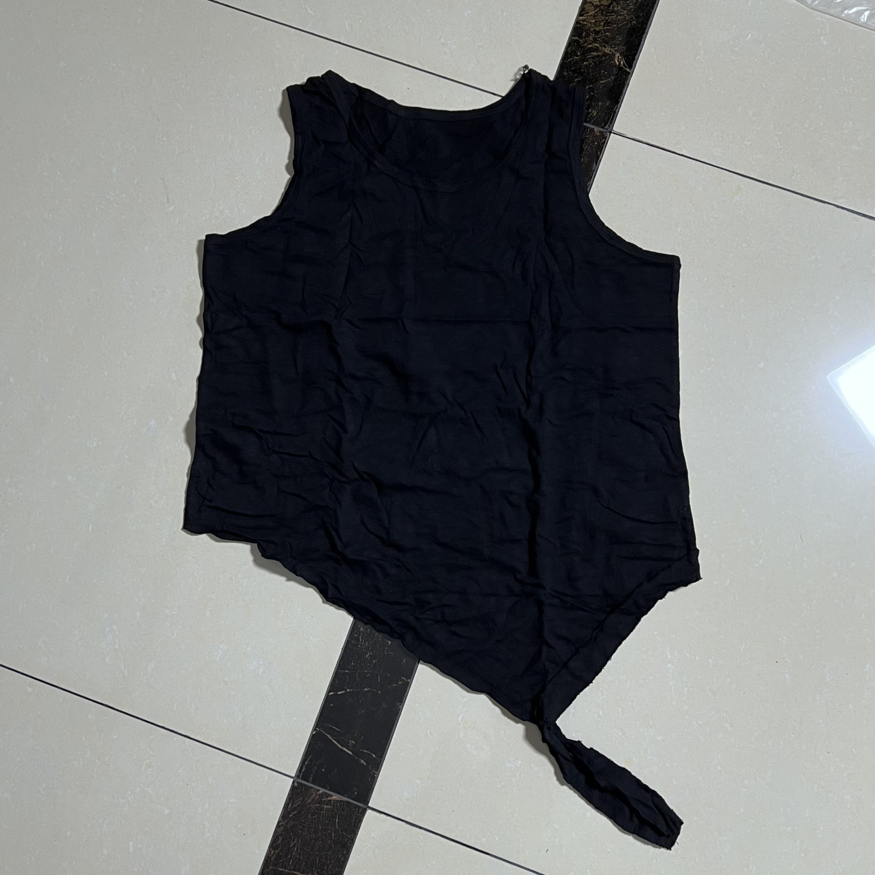 艾沸儿推荐 个性斜角背心