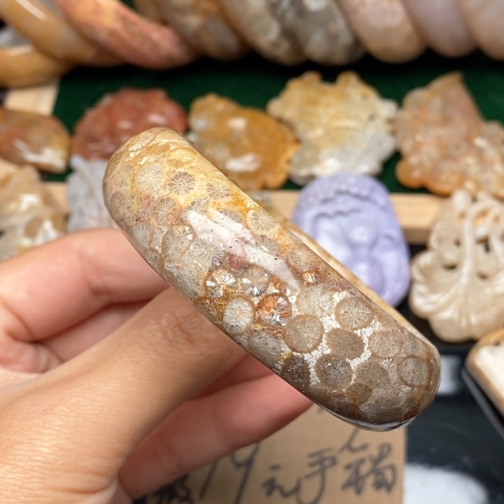 硅化珊瑚（珊瑚玉）手镯未镶嵌54.8