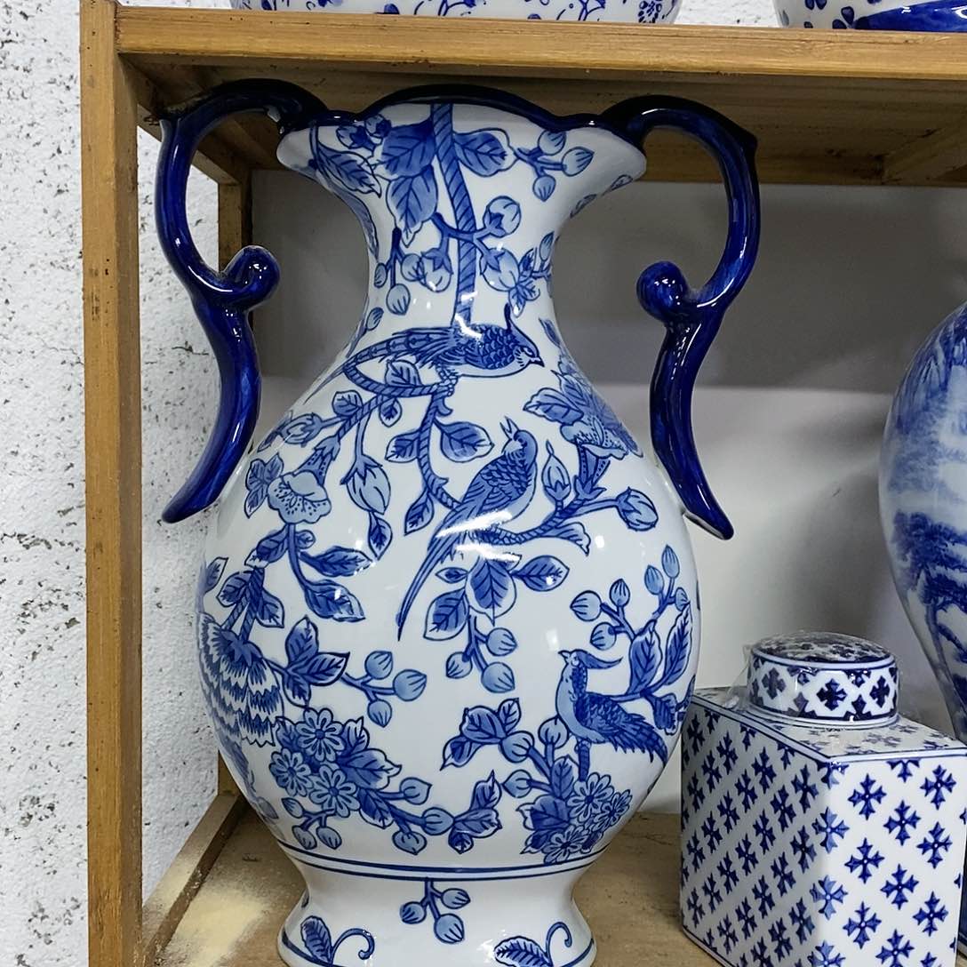 【闪购商品】摆件双耳瓶瓷器。。………………………………