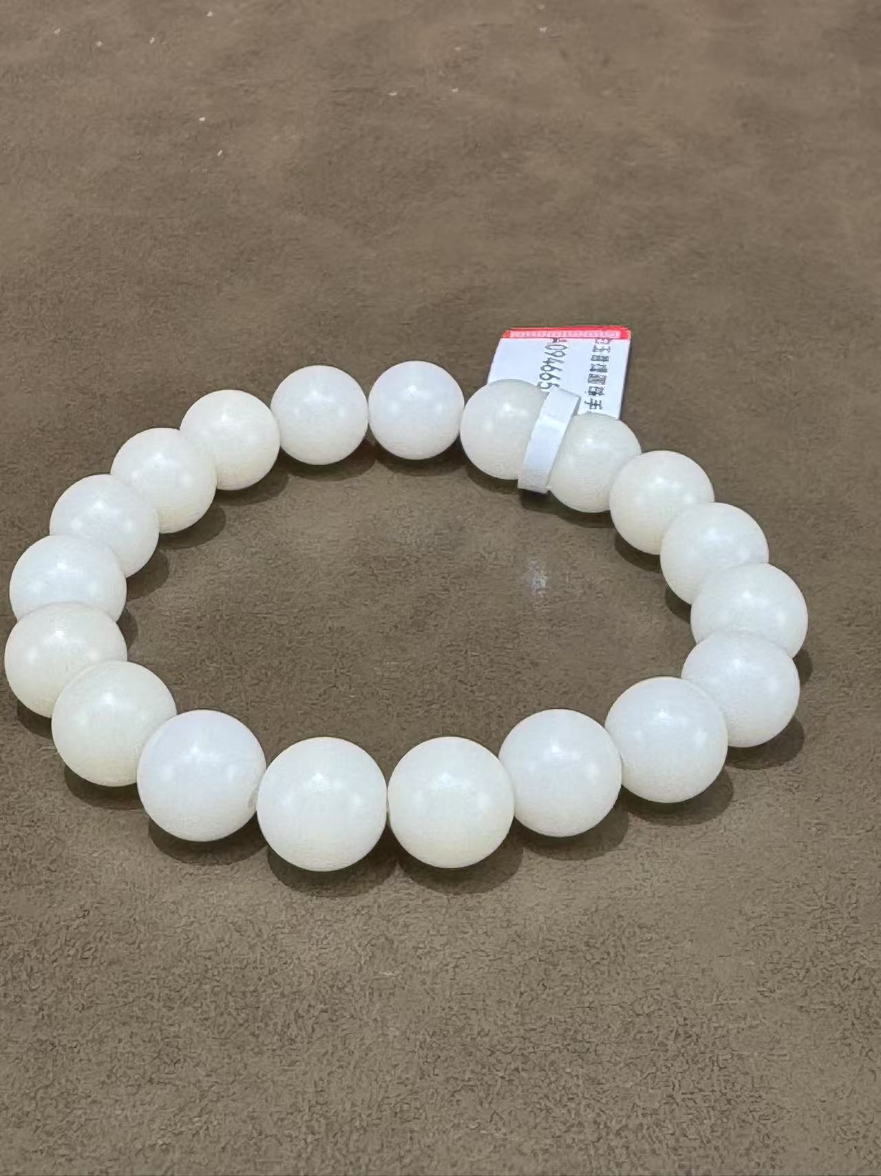 精选白玉菩提手串搭配（无礼盒）A094