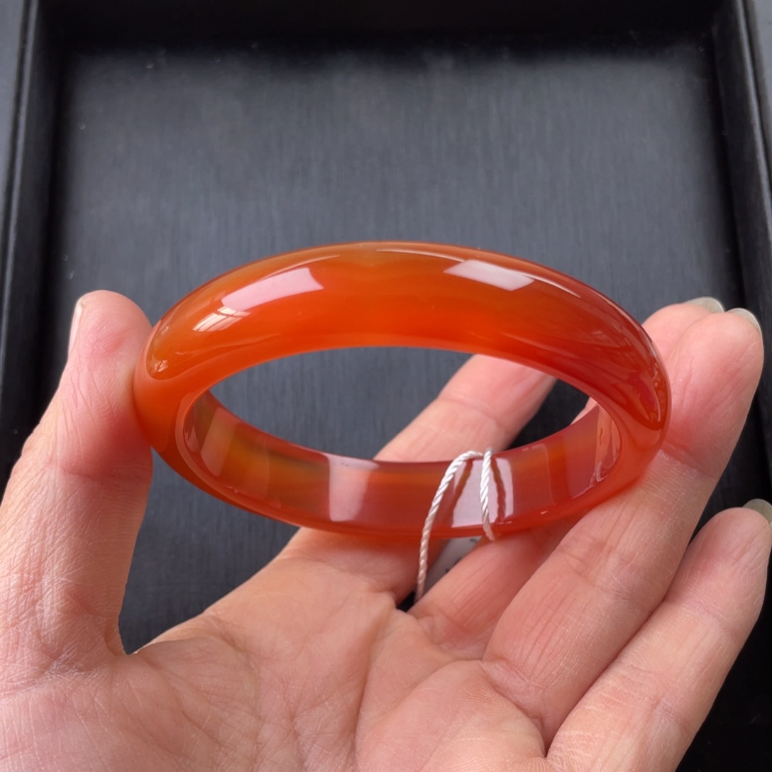 玛瑙/玉髓手镯未镶嵌58