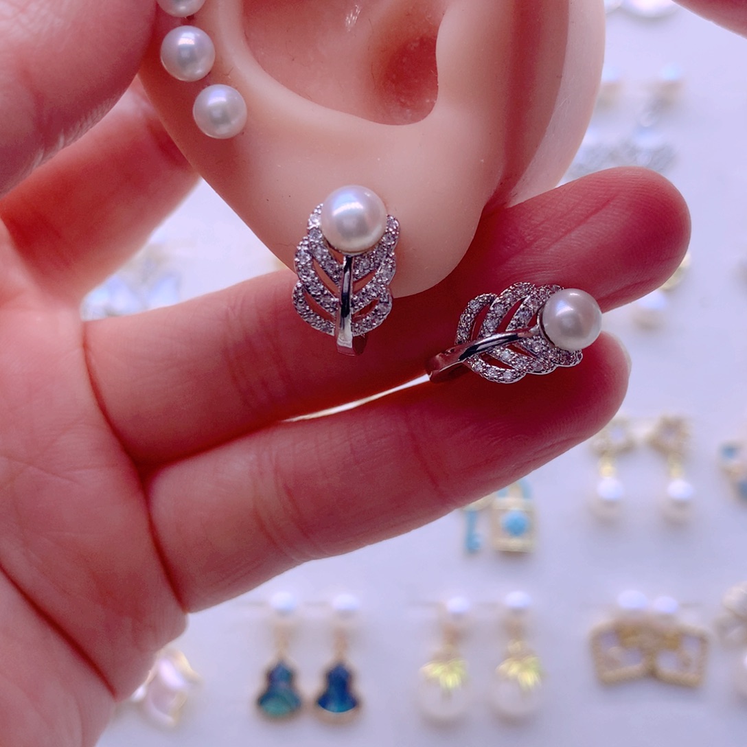 淡水珍珠合金耳饰