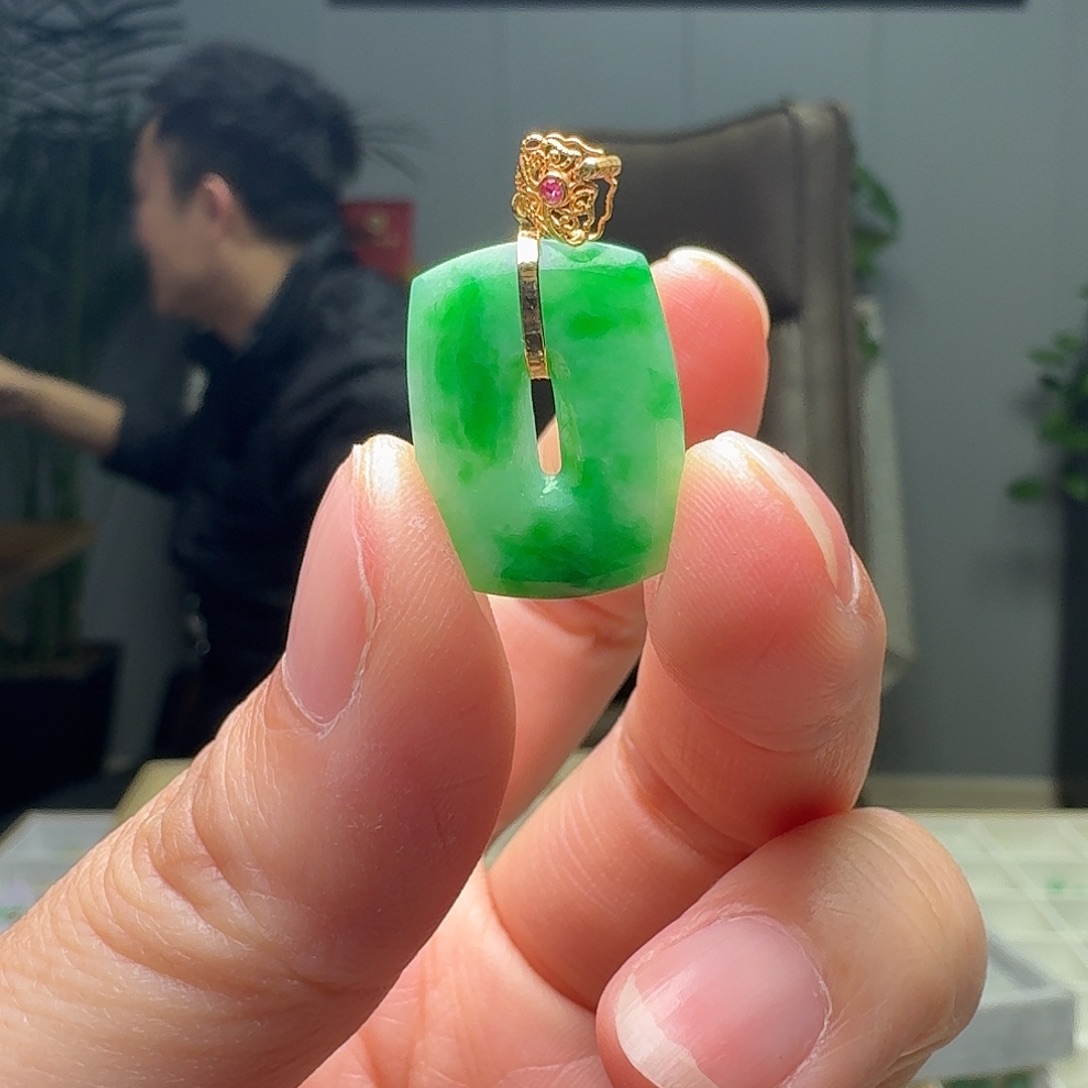 翡翠18K金镶嵌吊坠(不含链)天然