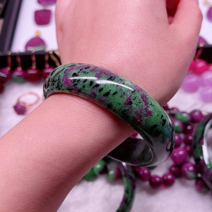 红宝石手镯未镶嵌萍*姐