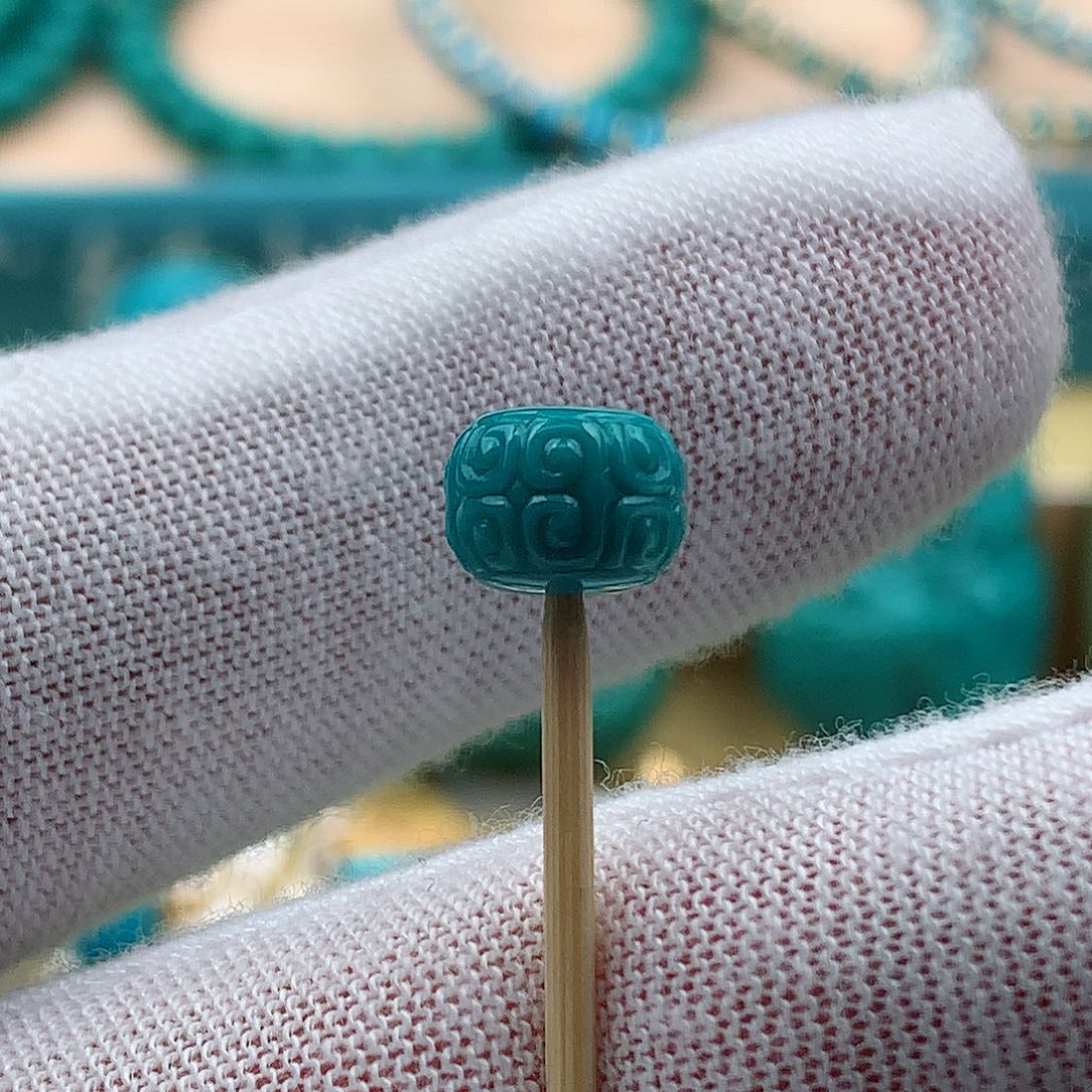 绿松石颈饰未镶嵌