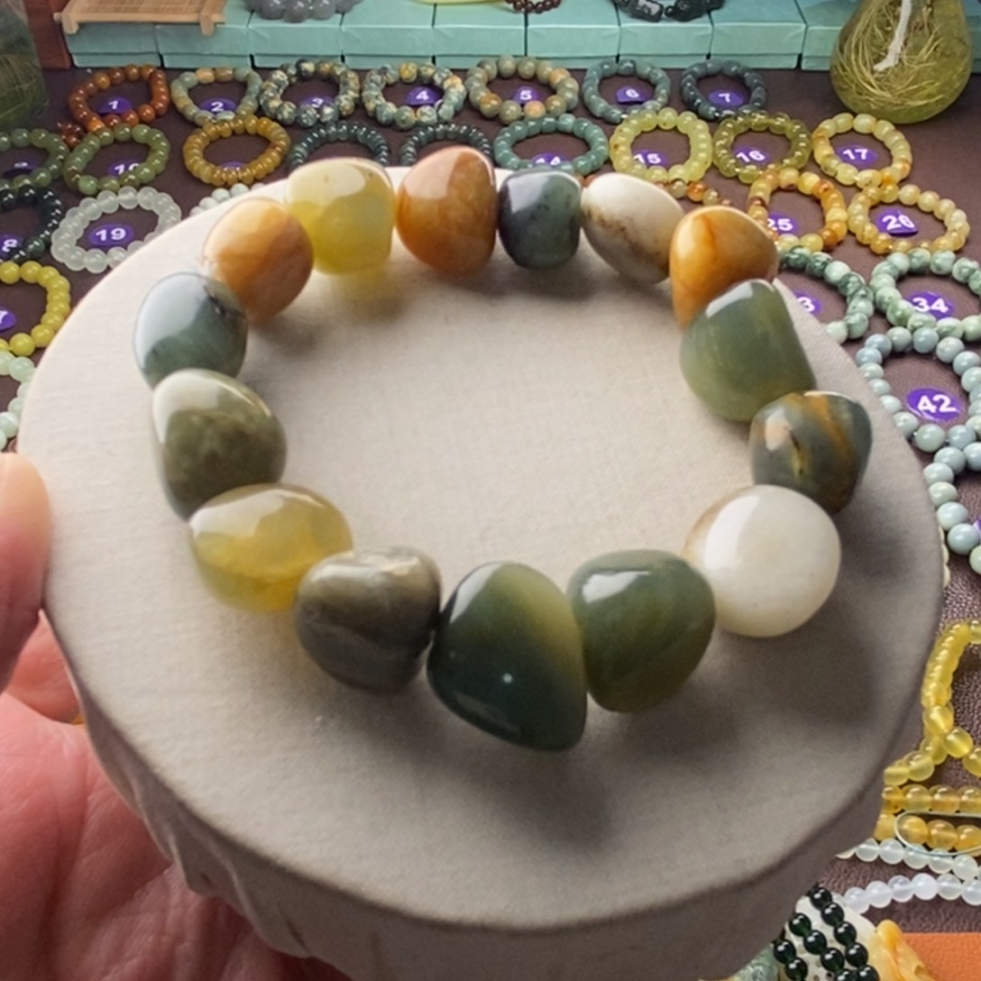 蛇纹石玉手串未镶嵌