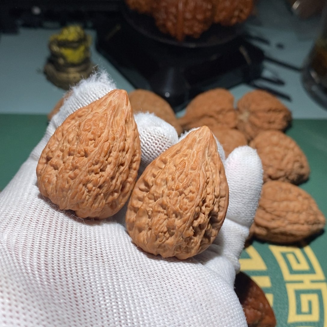 文玩核桃吊坠塔尖