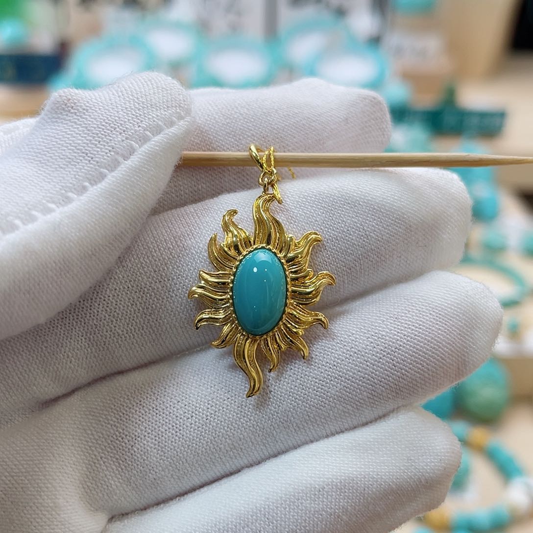 绿松石珠宝奇石18K金镶嵌