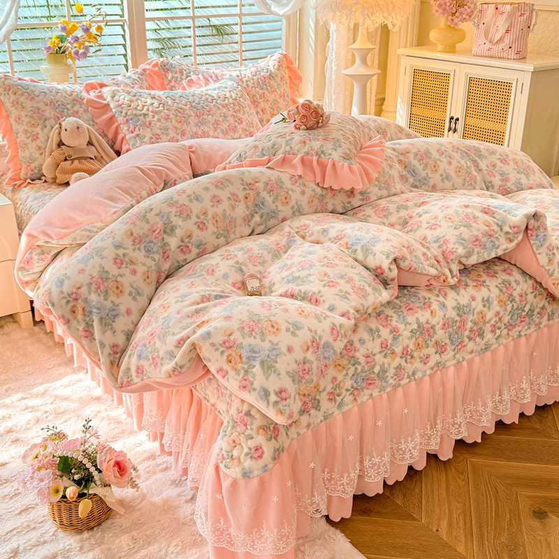 2025冬季牛奶绒四件套夹棉加厚保暖蕾丝花边床盖双面绒被套三件套