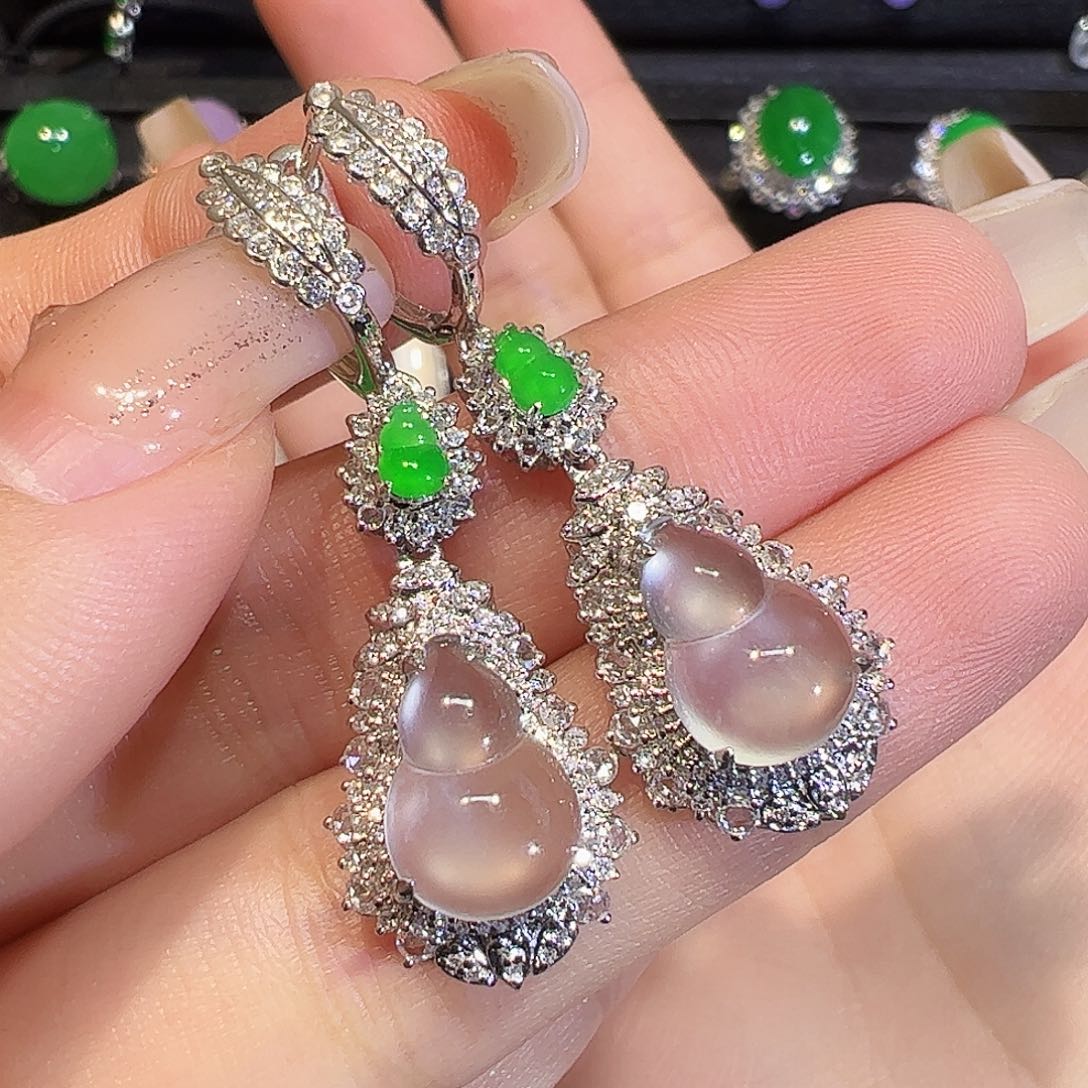 翡翠耳饰18K金镶嵌玻璃种葫芦