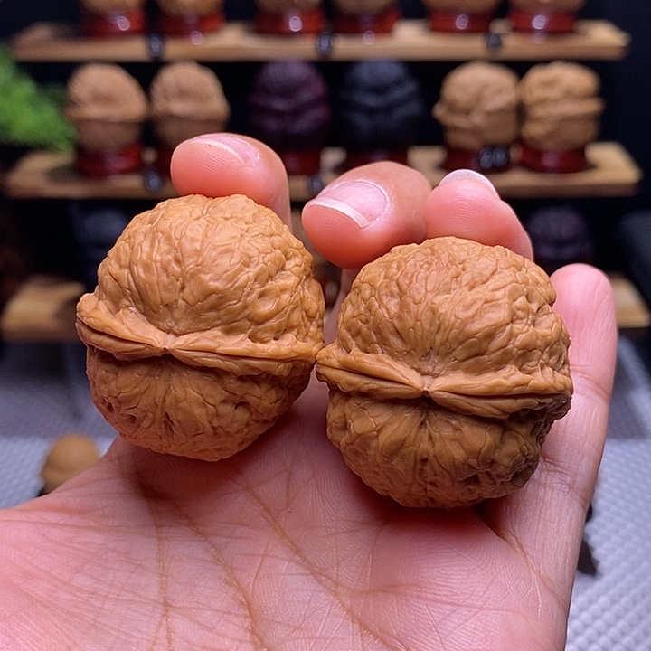 文玩核桃把件蛇皮球4