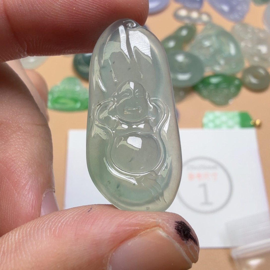 翡翠未镶嵌颈饰95
