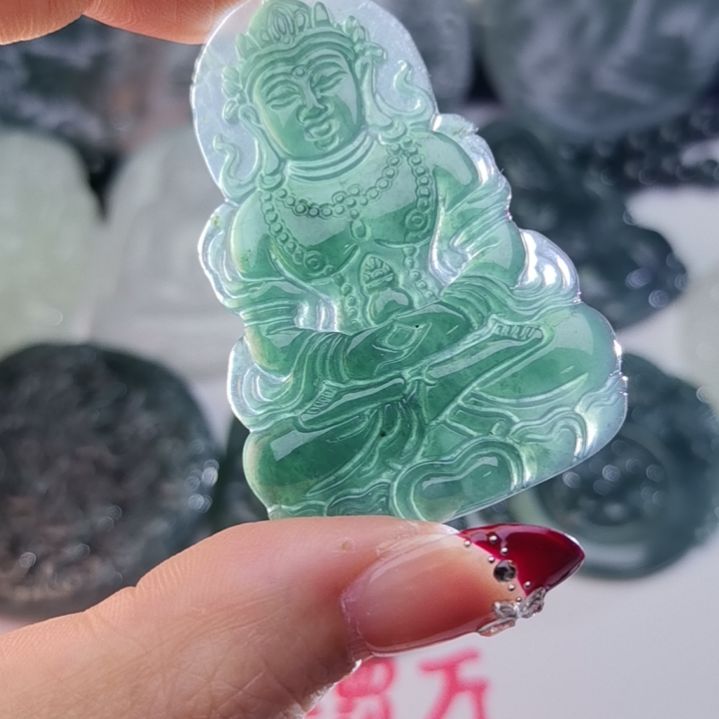 翡翠颈饰未镶嵌天然的A货翡翠多样性发货