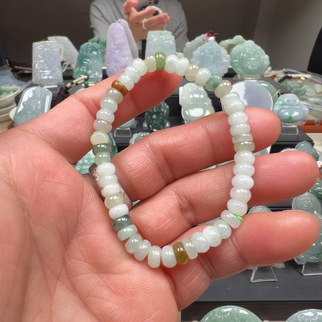 翡翠未镶嵌颈饰手串