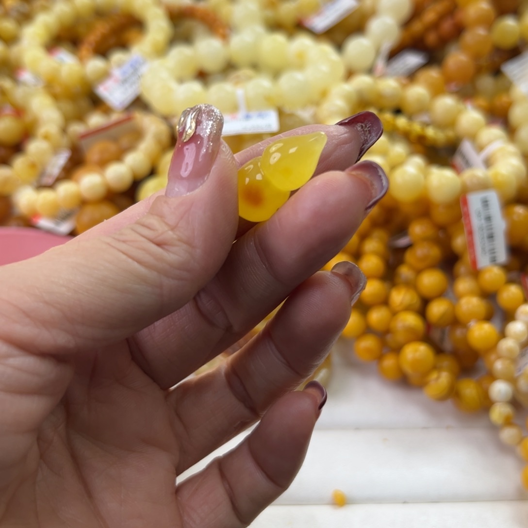 琥珀珠宝奇石未镶嵌