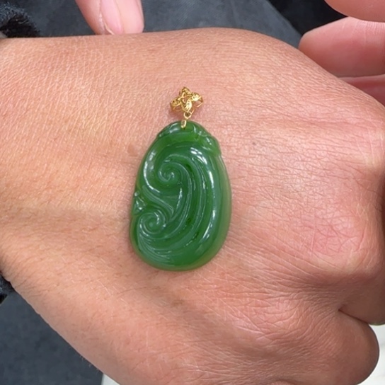 和田玉颈饰18K金镶嵌裸石高3.0