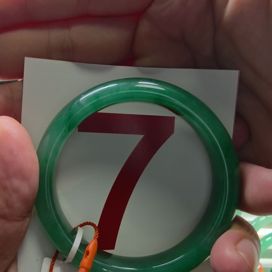 石英质玉（非洲翠）未镶嵌手镯