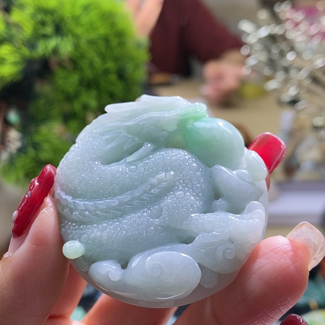 【闪购商品】翡翠颈饰未镶嵌龙牌