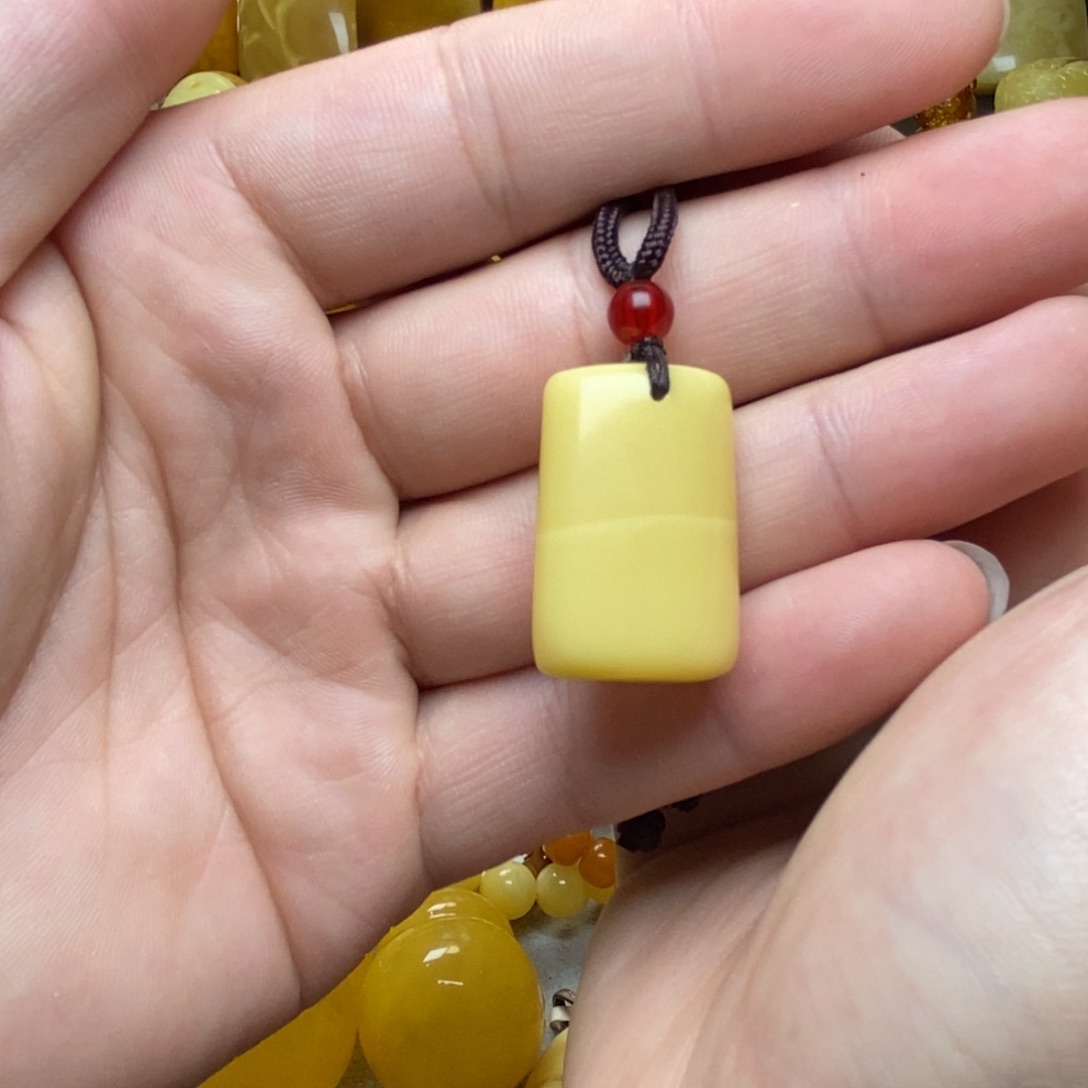 琥珀未镶嵌裸石蜜蜡