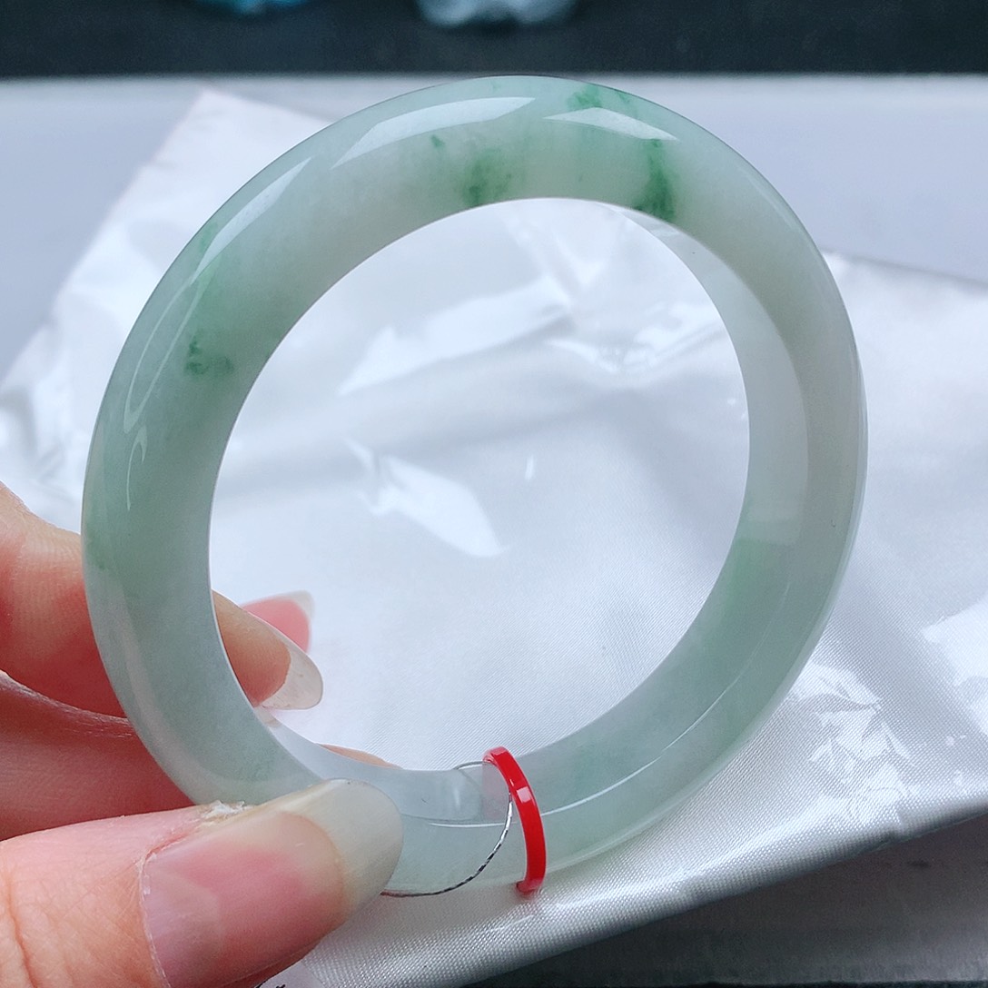 翡翠手镯未镶嵌57圈