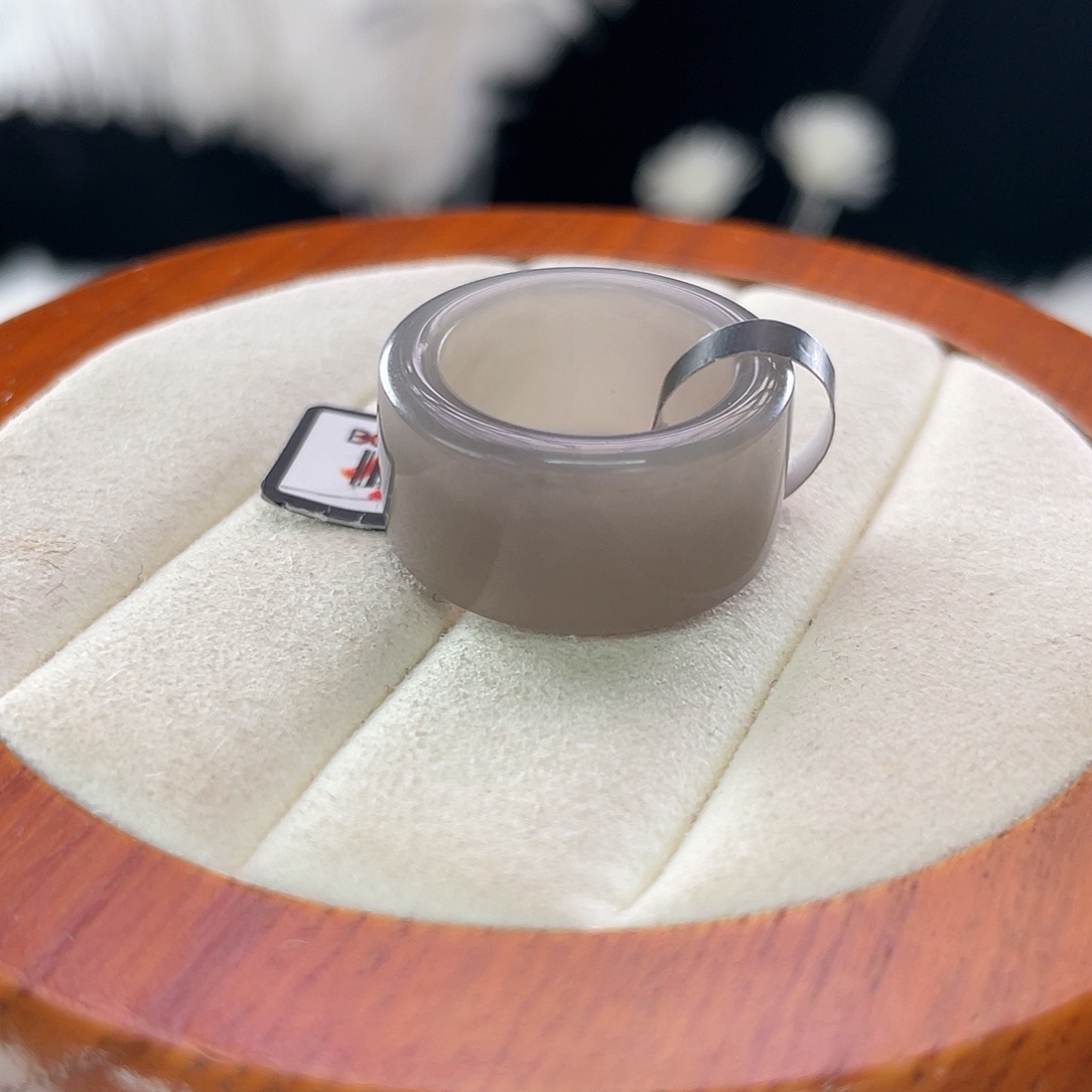 和田玉未镶嵌戒指l31。烟紫圆切。16.5。不退换