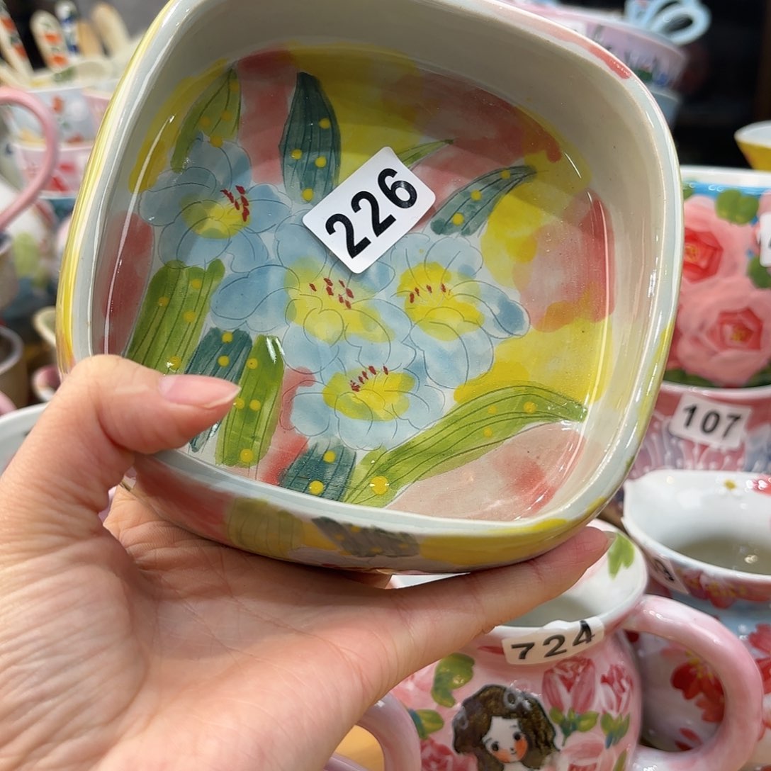 瓷片兔兔盖茨。兔兔好