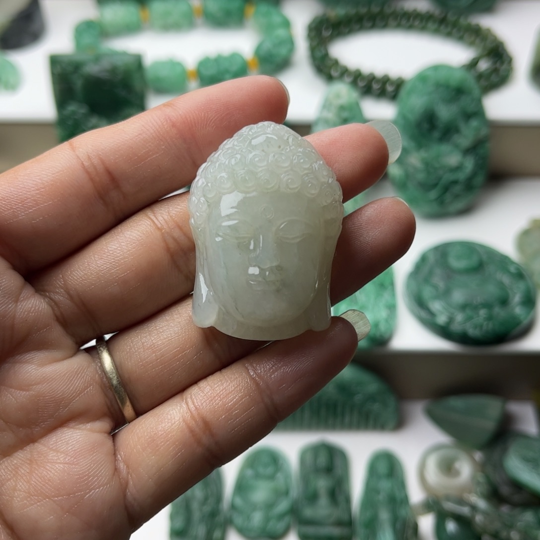 独山玉未镶嵌挂件微瑕