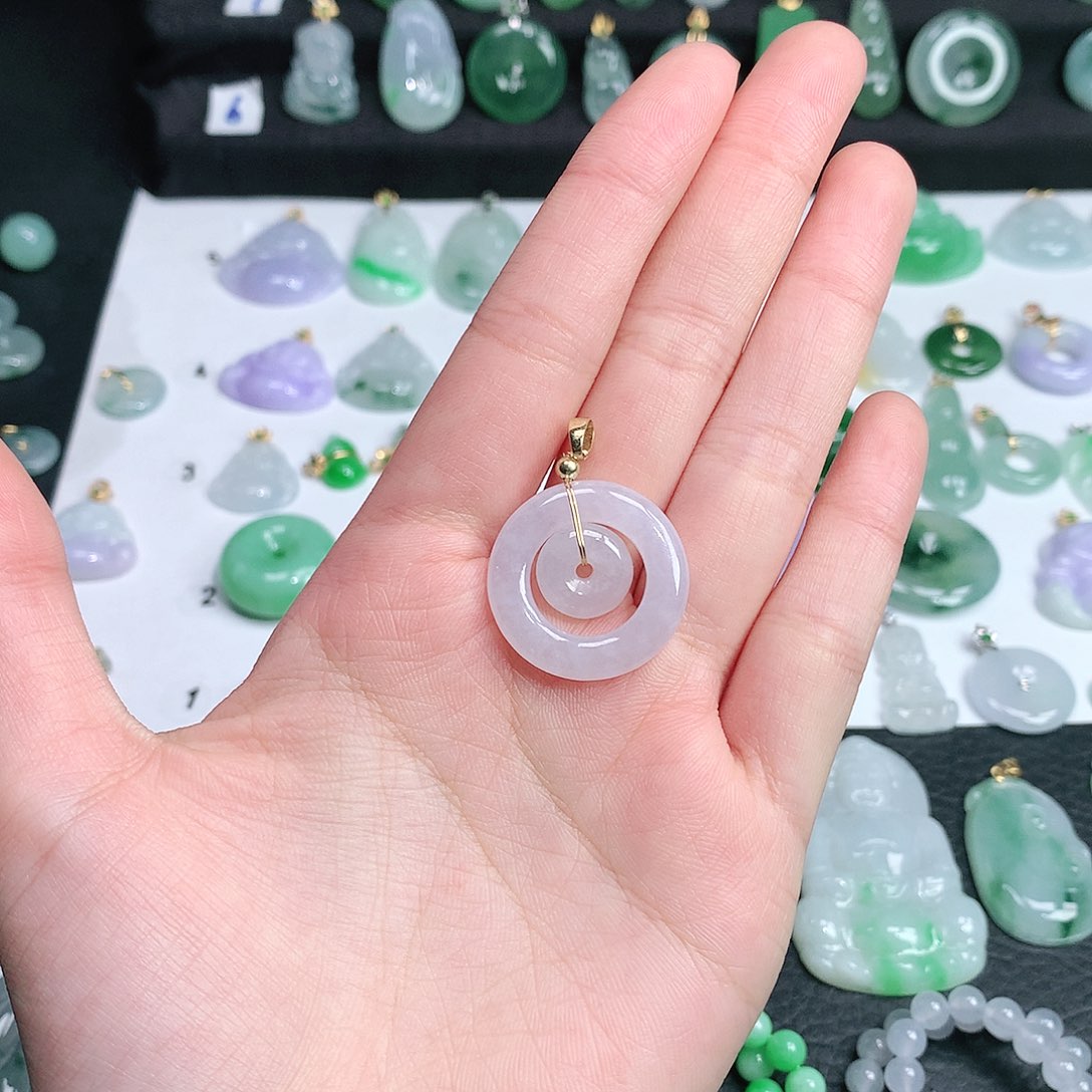 翡翠颈饰未镶嵌翡翠