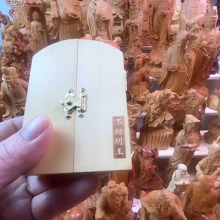 木一****哥原木原色一物一拍