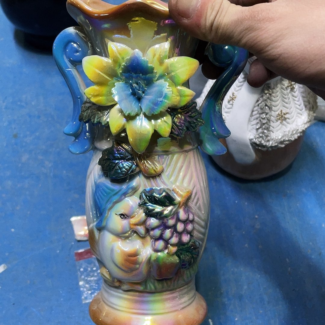 摆件    磕碰。瑕疵。