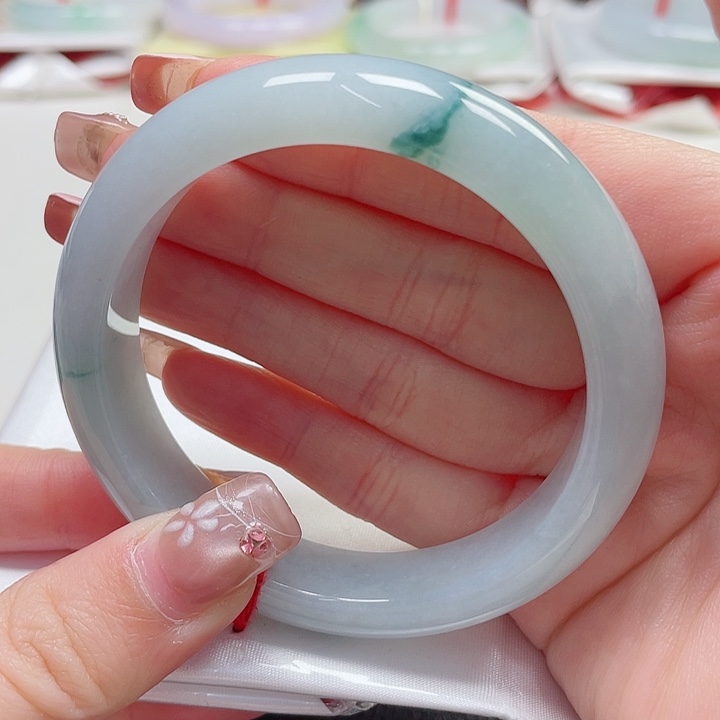 翡翠手镯未镶嵌缅甸 完美 腰缠万贯飘花