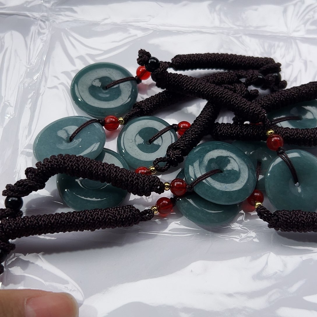 翡翠挂件未镶嵌多样性发一件