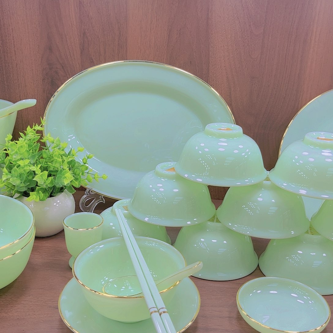 45%以上骨粉骨瓷绿色玉瓷单拍碗盘组合