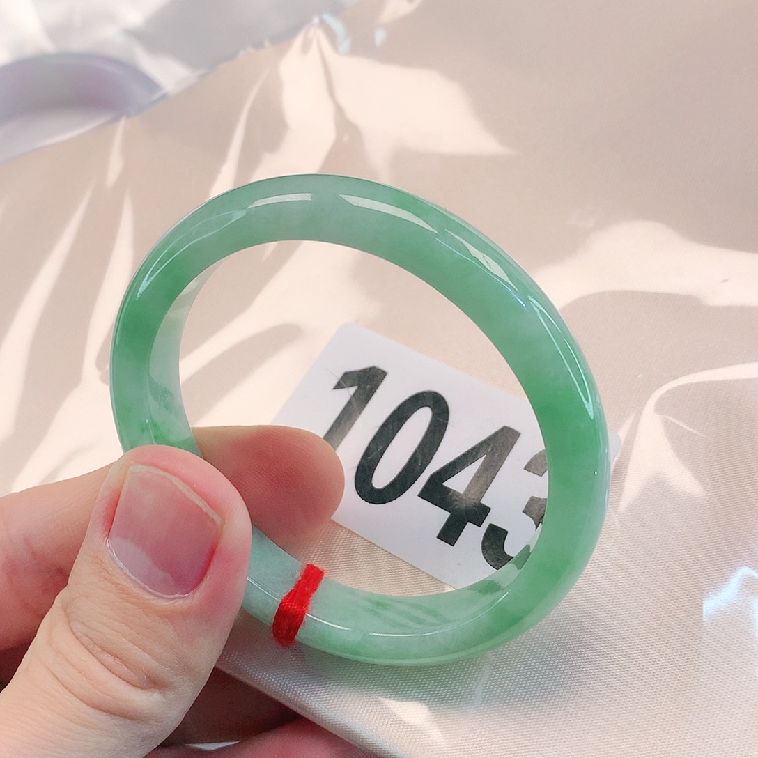 翡翠手镯未镶嵌翡翠手镯1043