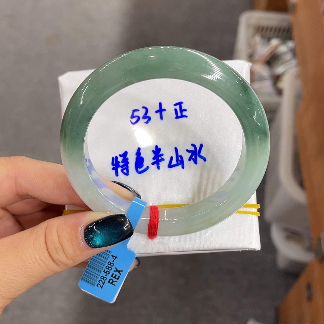 翡翠手镯未镶嵌缅甸天然翡翠