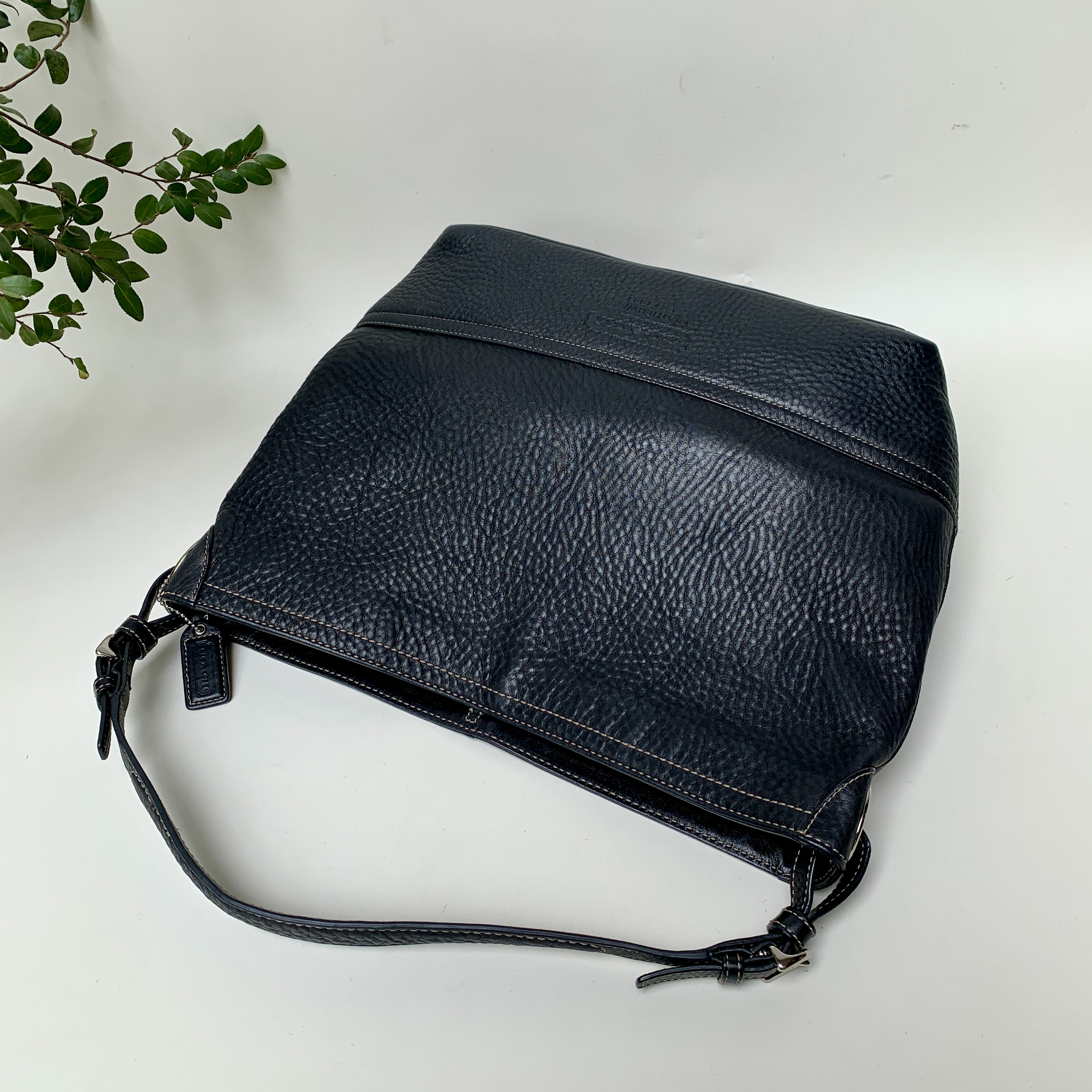 95新 COACH/蔻驰 经典黑色百搭全皮时尚慵懒风垃圾袋单肩包托特包