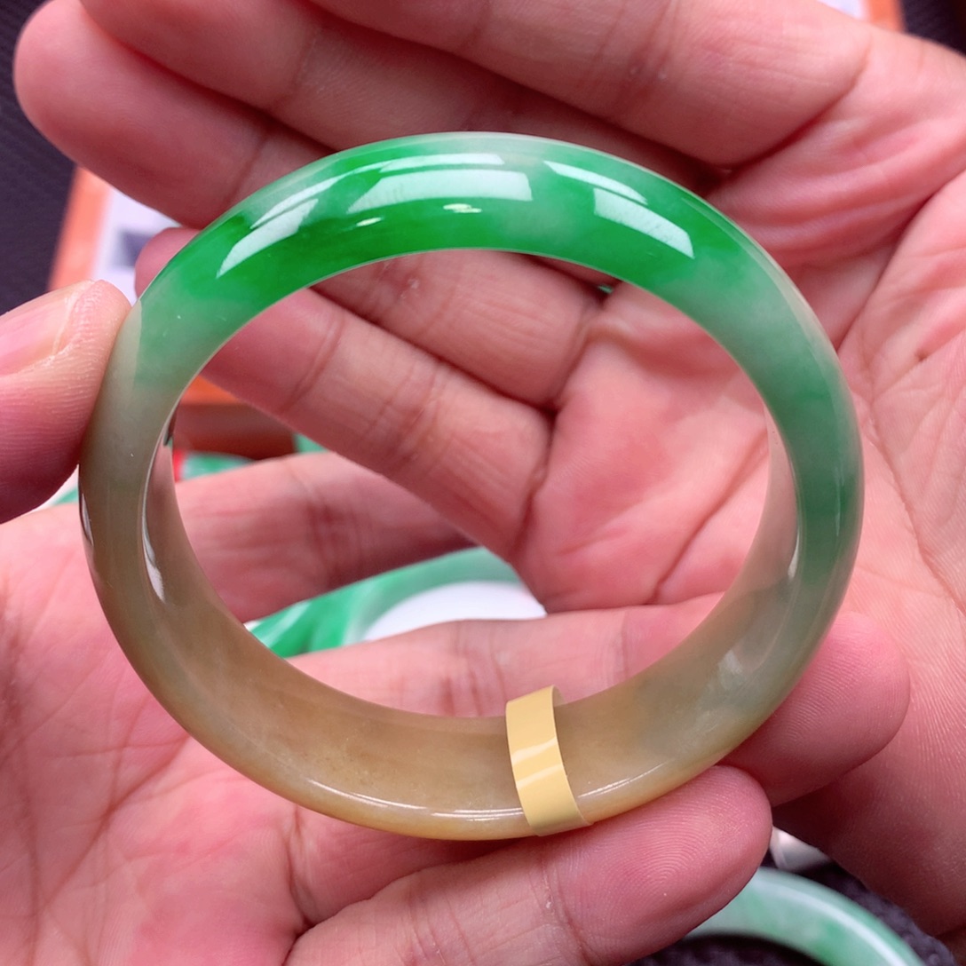 翡翠未镶嵌手镯翡翠